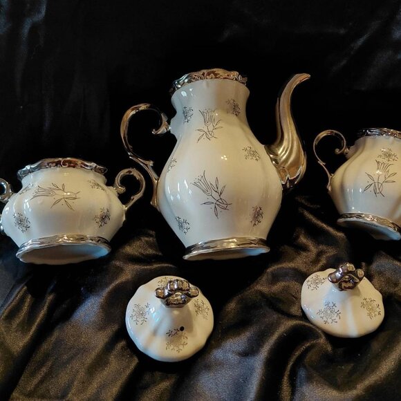 Vintage Empress by Haruta 17 Piece 25th Anniversary Tea Set - Picture 3 of 7